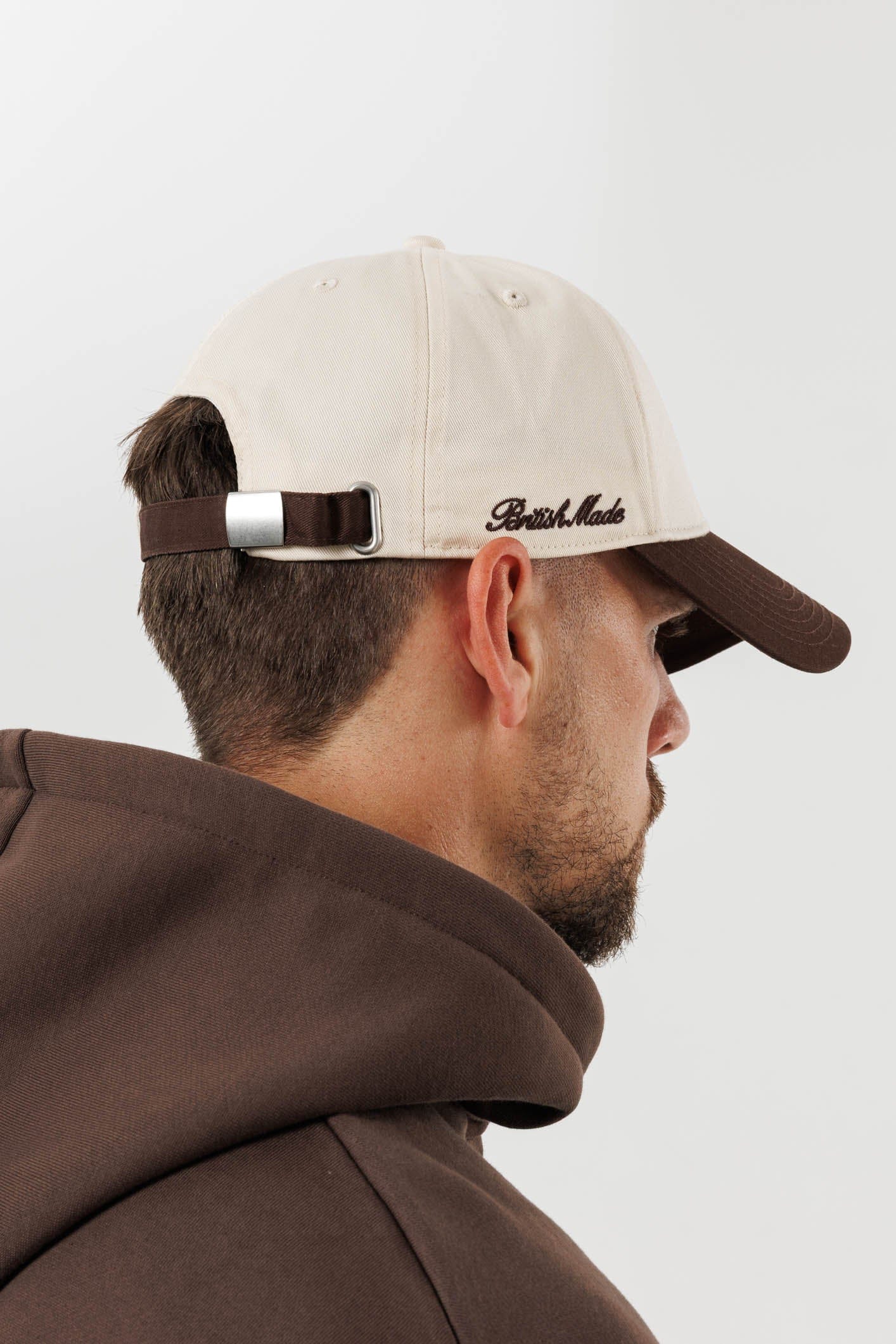 LEGEND INITIAL LOGO CAP - BROWN