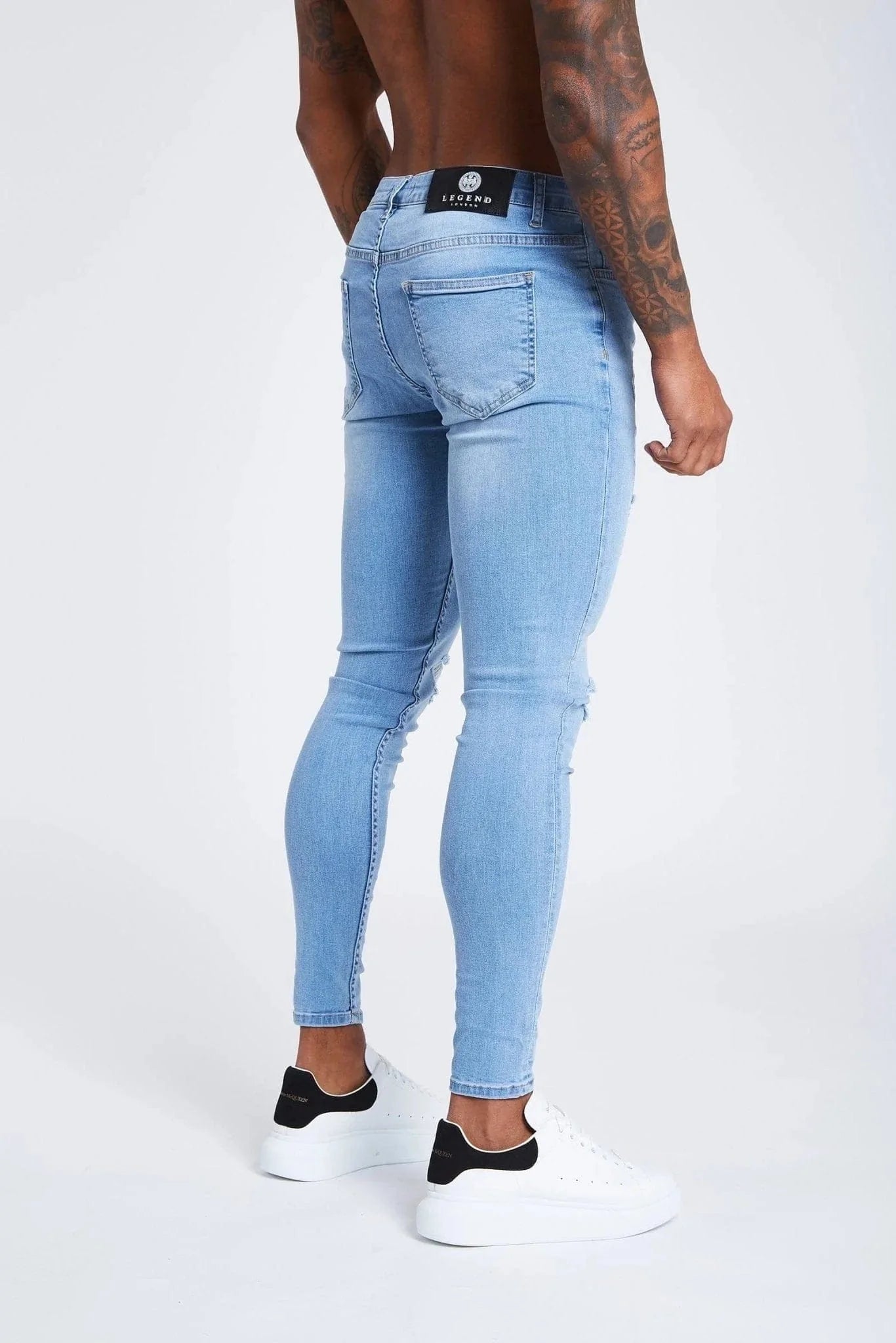 SKINNY FİT YIRTIK VE ONARILMIŞ JEAN - AÇIK MAVİ